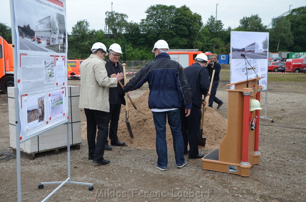 Erster Spatenstich Neues Feuerwehrzentrum Koeln Kalk Gummersbacherstr P106.JPG - Miklos Laubert